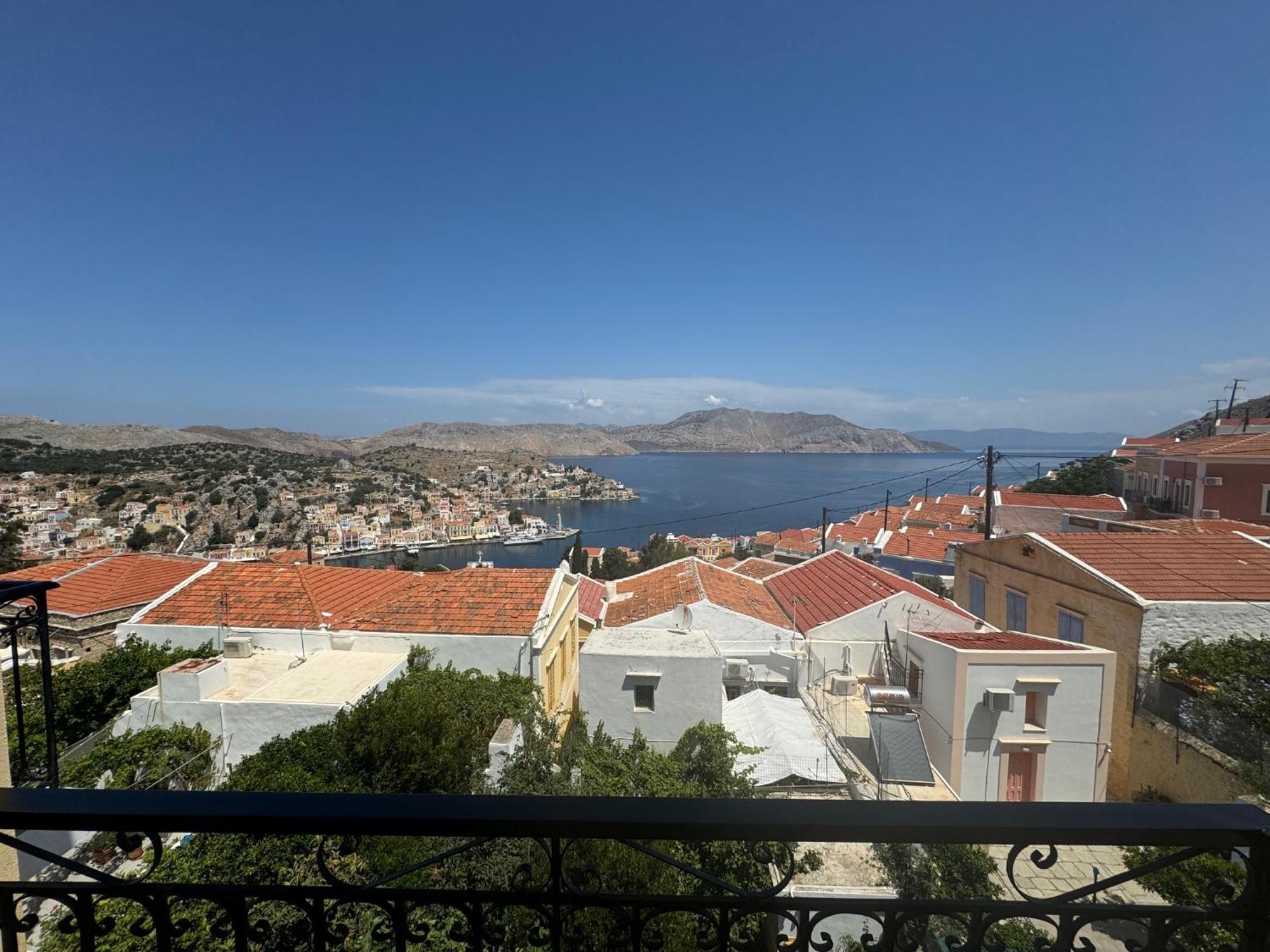 Hotel Fiona Sými Luaran gambar